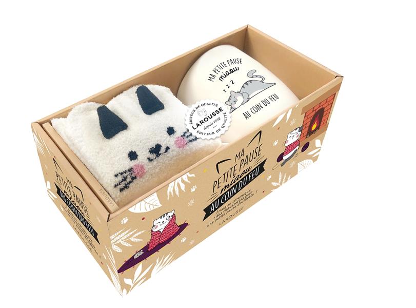 Ma petite pause miaou au coin du feu. Coffret avec 1 mug en céramique des chaussettes pour une pet