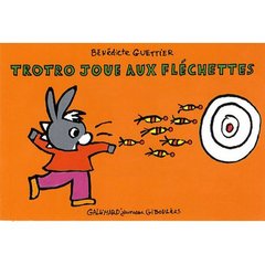 Trotro joue aux fléchettes
