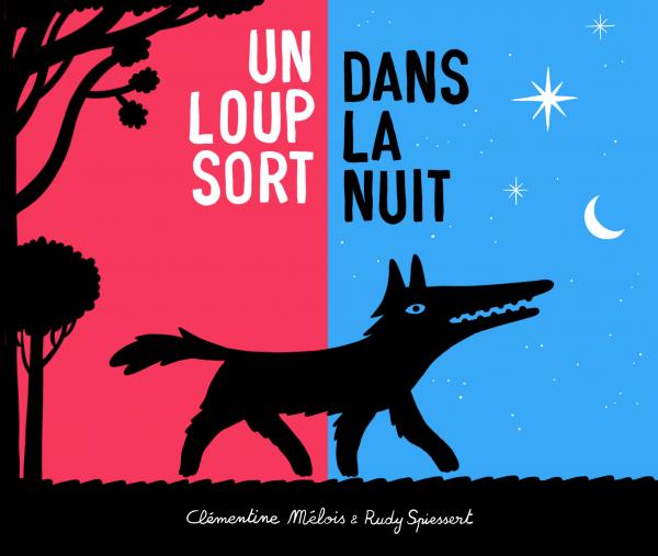 Un loup sort dans la nuit