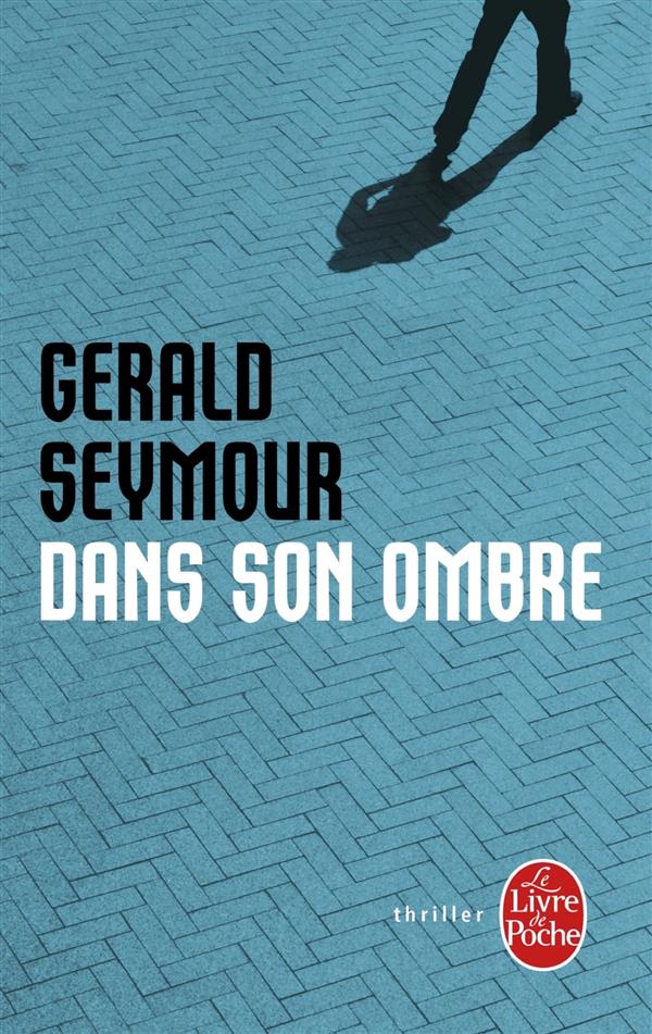 Dans son ombre