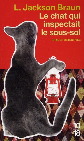 Le chat qui inspectait le sous-sol