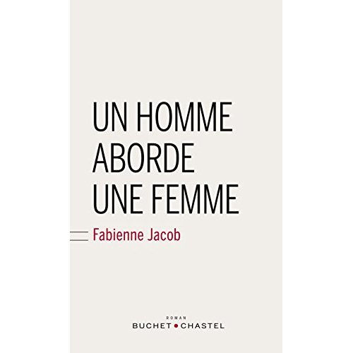 Un homme aborde une femme