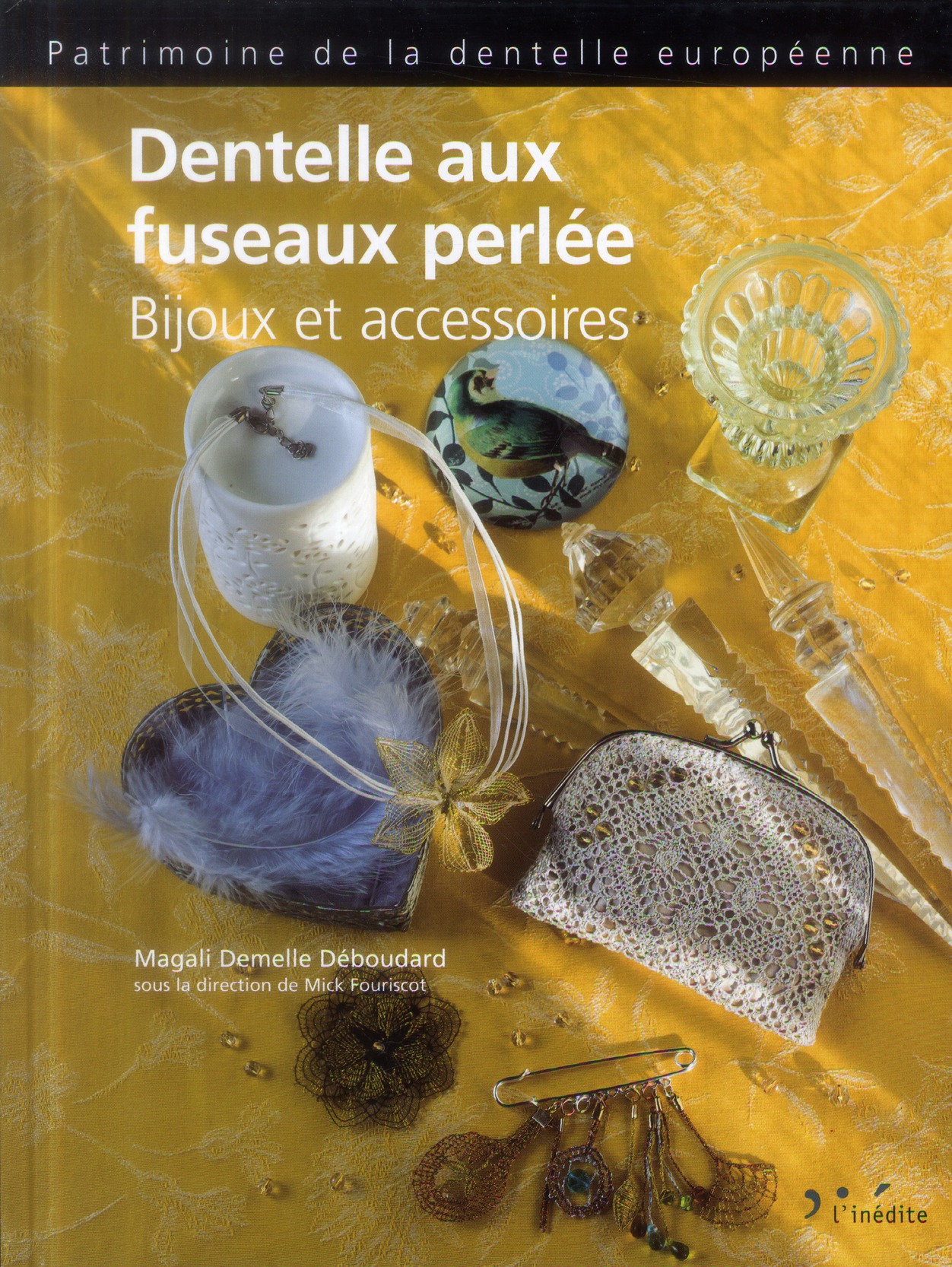 Dentelle aux fuseaux perlée. Bijoux et accessoires