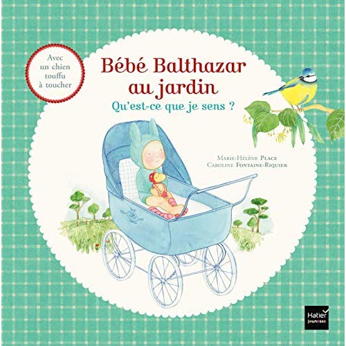 Bébé Balthazar au jardin. Qu'est-ce que je sens ?