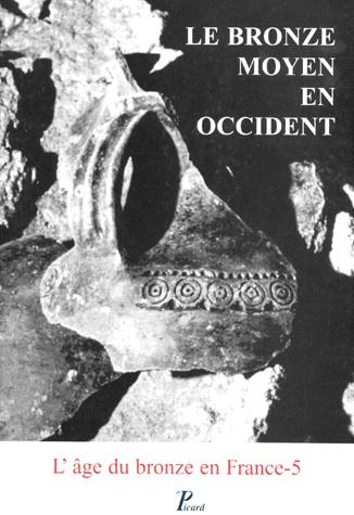 LE BRONZE MOYEN EN OCCIDENT. La culture des Duffaits et la civilisation des Tumulus