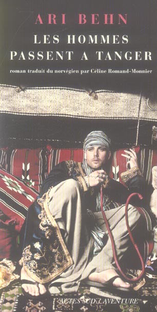 Les hommes passent à Tanger