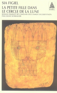 La petite fille dans le cercle de la lune