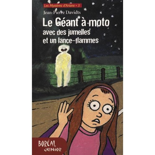 Le Géant à moto avec des jumelles et un lance-flammes