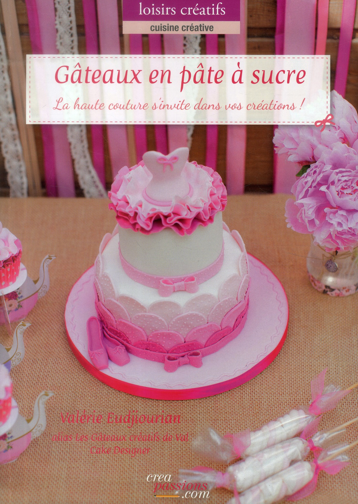 Gâteaux en pâte à sucre. La haute couture s'invite dans vos créations !