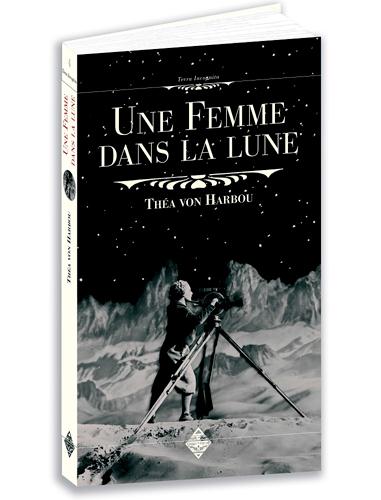 Une femme dans la lune