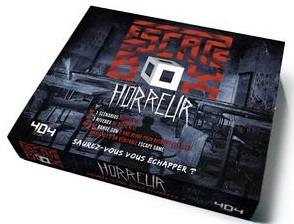 Escape Box Horreur. Contient : 3 livrets, 131 cartes, 1 bande-son de 60 minutes, 1 poster, 6 badges