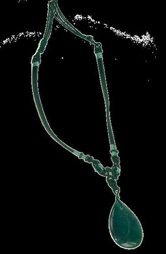 COLLIER VERT AVEC PIERRE VERTE