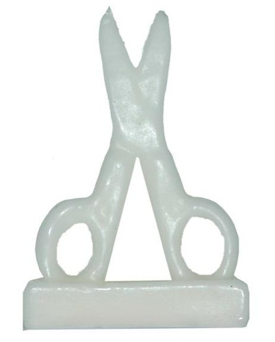 BOUGIE FIGURATIVE - CISEAUX - BLANC