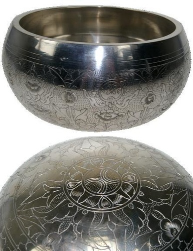 Bol chantant gravé - Finition argentée - 14 cm