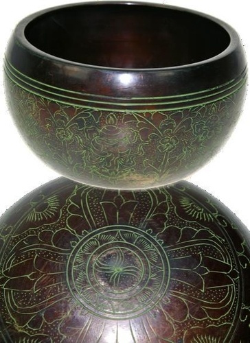 Bol chantant gravé - Finition noire - 10 cm