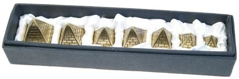 COFFRET 7 PYRAMIDES EN METAL VIEILLI