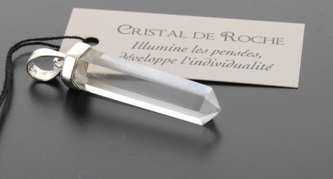 PENDENTIF CRISTAL DE ROCHE FORME POINTE