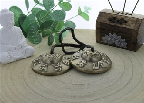 CYMBALE TIBETAINE EN BRONZE GRAVURE MANTRA GRAND MODELE