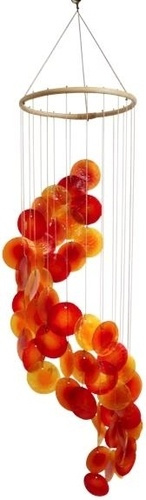 MOBILE COQUILLAGES - JAUNE ORANGE ET ROUGE - SPIRALE - 80 CM