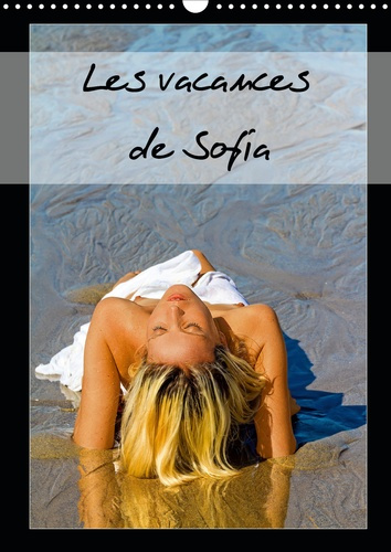 Les vacances de Sofia. Photos érotiques de vacances d'une jeune femme blonde, nue, se prélassant sur