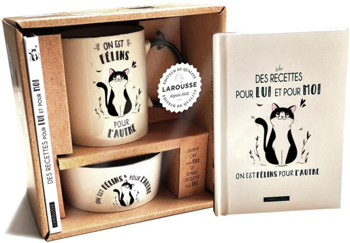 On est félins pour l'autre. Avec un mug, une gamelle pour chat, et des recettes pour lui et pour moi
