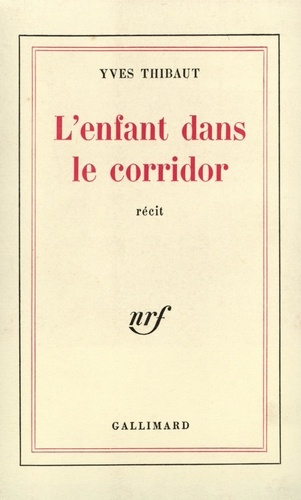 L'enfant dans le corridor