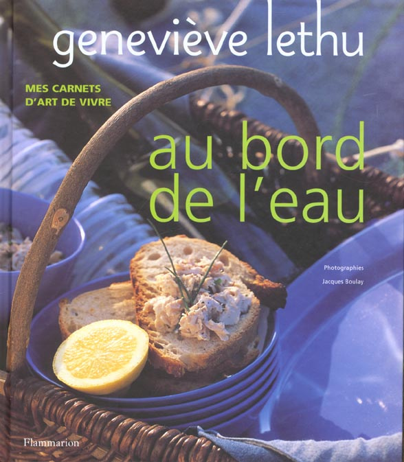 AU BORD DE L'EAU