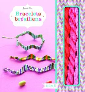 Bracelets brésiliens. Avec 5 modèles de bracelets, 6 échevettes, 1 anneau porte-clés et 2 breloques