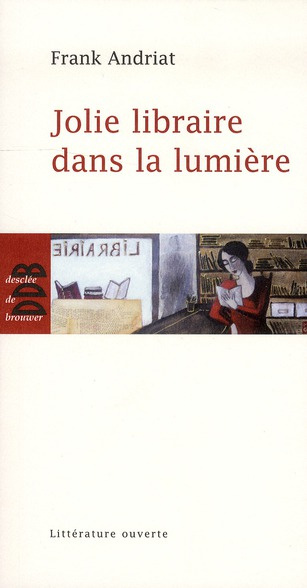 Jolie libraire dans la lumière