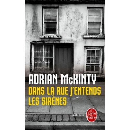 Dans la rue j'entends les sirènes