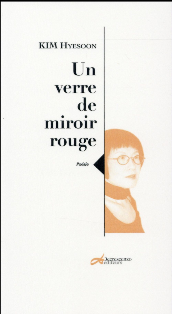 Un verre de miroir rouge