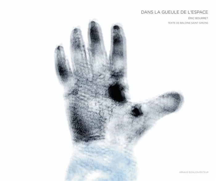 Dans la gueule de l'espace. Edition bilingue français-anglais