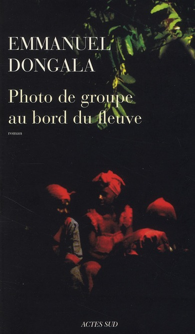 Photo de groupe au bord du fleuve