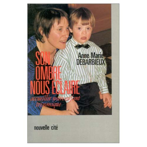 Son ombre nous éclaire