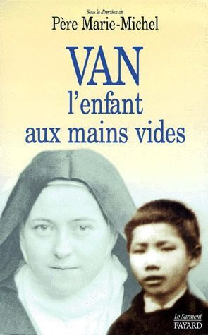 Van, l'enfant aux mains vides
