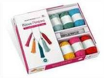 Collectif-Bijoux_pompons_10_cr_ations_en_fil_de_coton-9782295005878_0