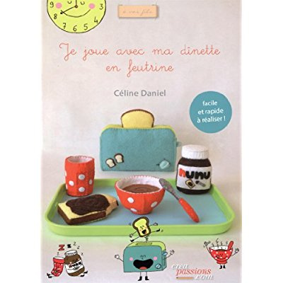 je-joue-avec-ma-dinette-en-feutrine_0