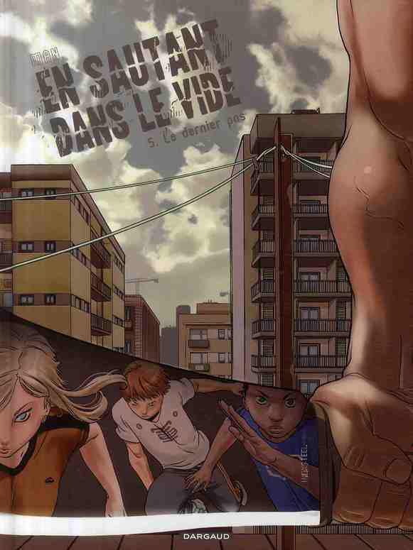 man-en-sautant-dans-le-vide-tome-5-le-dernier-pas_0