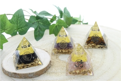 xxx-mini-pyramide-orgonite-pierre-naturelle_0