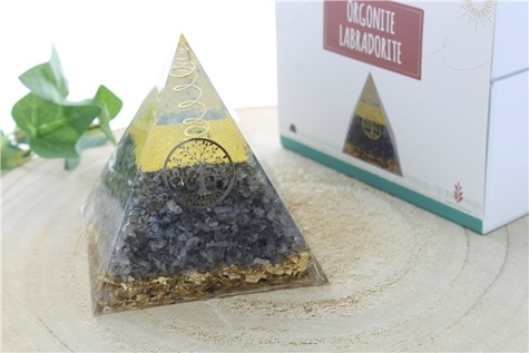 xxx-pyramide-orgonite-labradorite-arbre-de-vie_0