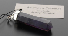 PENDENTIF AMETHYSTE CHEVRON FORME POINTE
