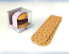 Chaussettes Cookies. Coffret avec 1 paire de chaussettes longues taille unique et 1 livre de recette - Crosetti Sarah