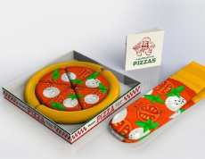 Chaussettes Pizza. Coffret avec 3 paires de chaussettes longues taille unique et 1 livre de recettes