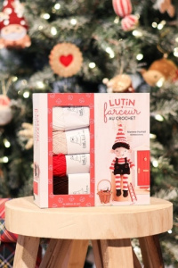 Lutin farceur au crochet. Coffret avec 1 livret, 4 pelotes, 1 crochet, 1 aiguille, 2 boutons en bois - Hurtrait Marlène