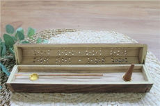 xxx-boite-porte-encens-baton-et-cone-en-bois-de-manguier-semi-hexagonale_0