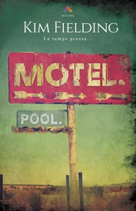 Motel. Pool. - Fielding Kim