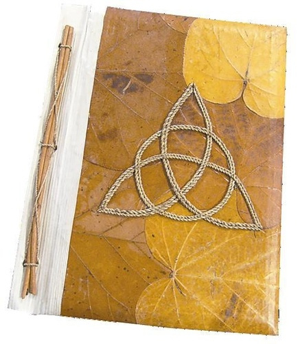 Emprunter GRIMOIRE 'CHARMED' - GRAND MODELE livre