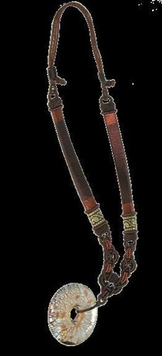 Emprunter COLLIER MARRON AVEC DONUTS VERRE livre