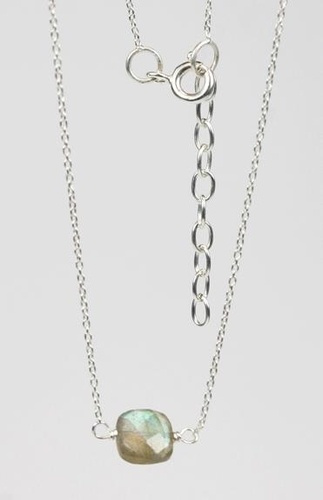Emprunter COLLIER EN ARGENT, COUSSIN DE LABRADORITE 7 MM livre