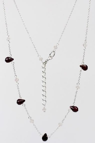 Emprunter COLLIER EN ARGENT BRIOLETTES ET PERLES FACETTEES GRENAT ET QUARTZ ROSE livre